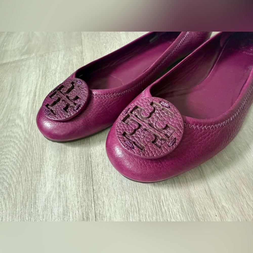 Tory Burch Purple Pebbled Leather Slip-On Emblem Cap Ballet Flats 8M - Picture 12 of 16
